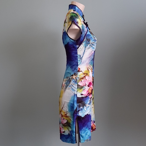 Colorful floral digital print qipao mini dress - Picture 5 of 9